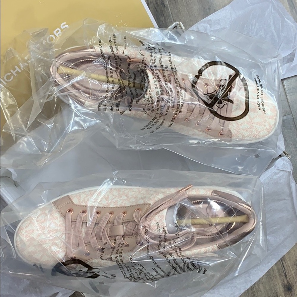 MICHAEL KORS POPPY LACE UP MINI MK LOGO PVC PINK - Picture 16 of 16